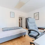 Langenloiser Strasse Apartmán *