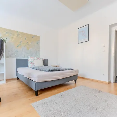 Danube Living Collection - Langenloiser Strasse - Komfortables Appartement Krems an der Donau